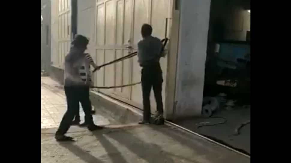 Video: Dalit man tied up, beaten to death in Gujarat. Factory owners said he had stolen Video: Dalit man tied up, beaten to death in Gujarat. Factory owners said he had stolen