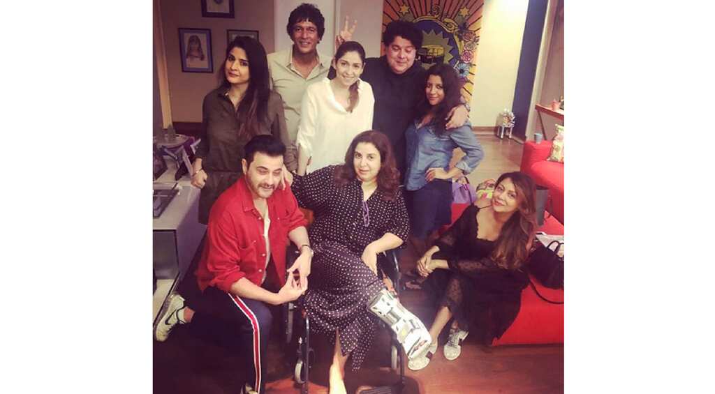 Farah Khan makes Anil Kapoor, Gauri Khan, Tabu, Shilpa Shetty, Shahid Kapoor pose on her wheelchair; see pics