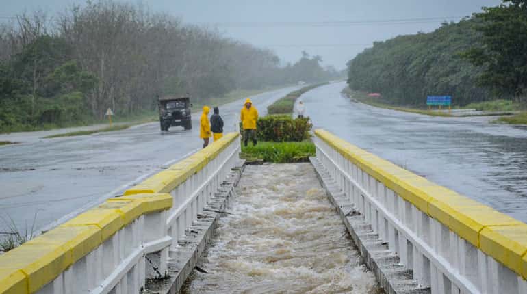 Storm Alberto nears landfall in Florida Panhandle