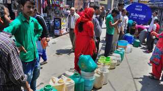 Taps run dry for 8th day in Shimla; tourists asked not to visit