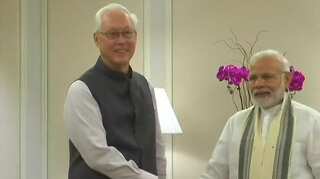 PM Modi meets ex-Singaporean PM Goh Chok Tong
