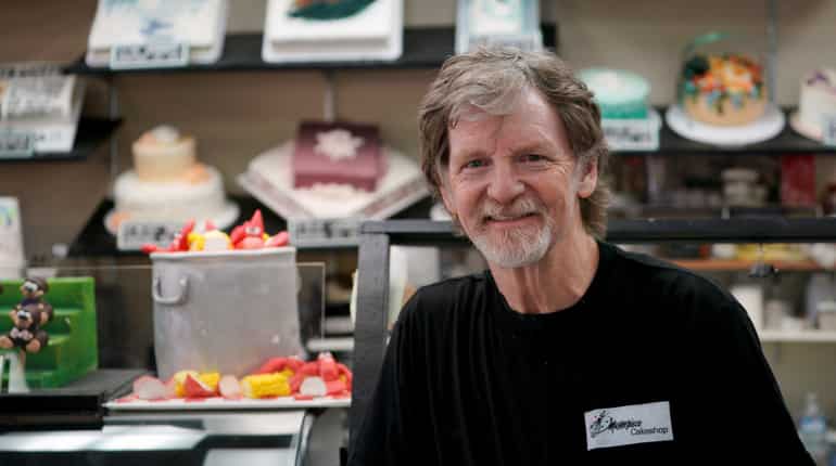 US Supreme Court backs Christian baker who rebuffed gay couple
