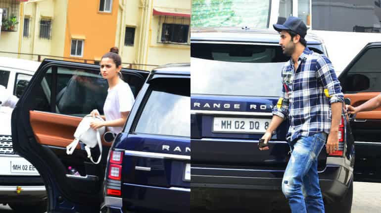 Alia Bhatt and Ranbir Kapoor arrive in the same car for 'Brahmastra' shoot; see pics Alia Bhatt and Ranbir Kapoor arrive in the same car for 'Brahmastra' shoot; see pics