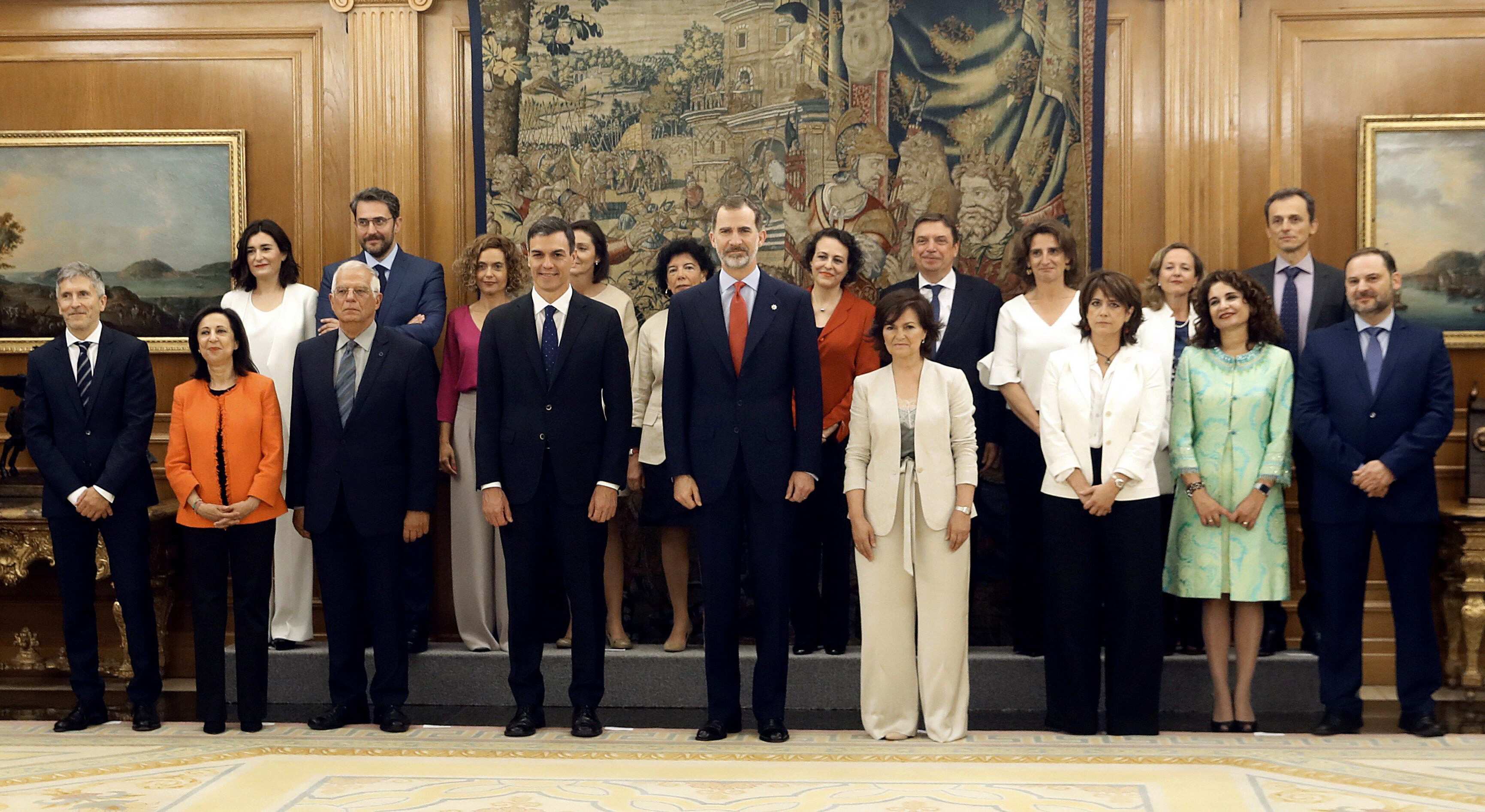 Spain swears in new cabinet with record number of women Spain swears in new cabinet with record number of women