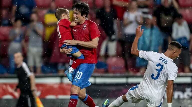 Watch: As he bids adieu to Arsenal, Tomas Rosicky's son scores 'final goal' Watch: As he bids adieu to Arsenal, Tomas Rosicky's son scores 'final goal'