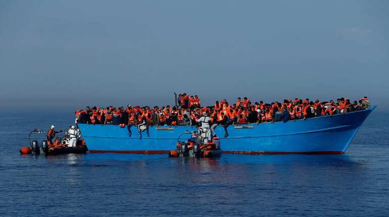 Greek Defence Ministry plans to build sea barrier off Lesbos to deter migrants