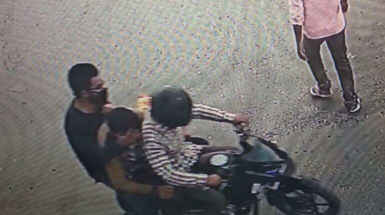 Suspected killers of Kashmir newspaper editor Shujaat Bukhari caught on CCTV