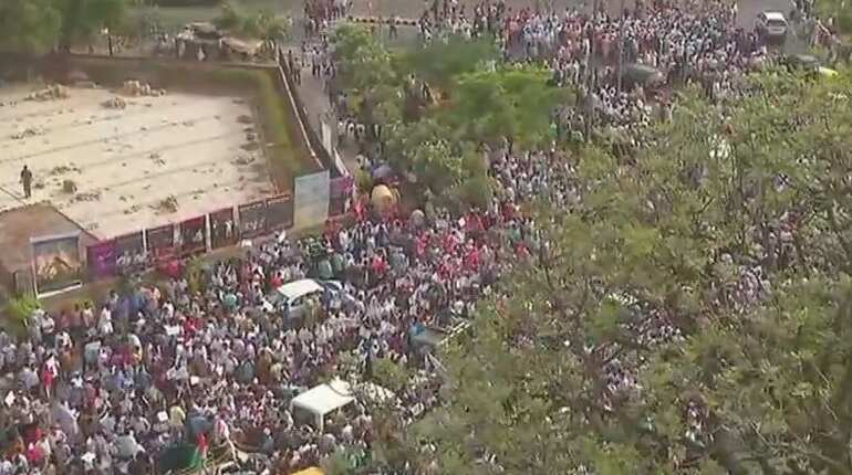 AAP supporters protest march to PM Modi's residence stopped at Parliament street