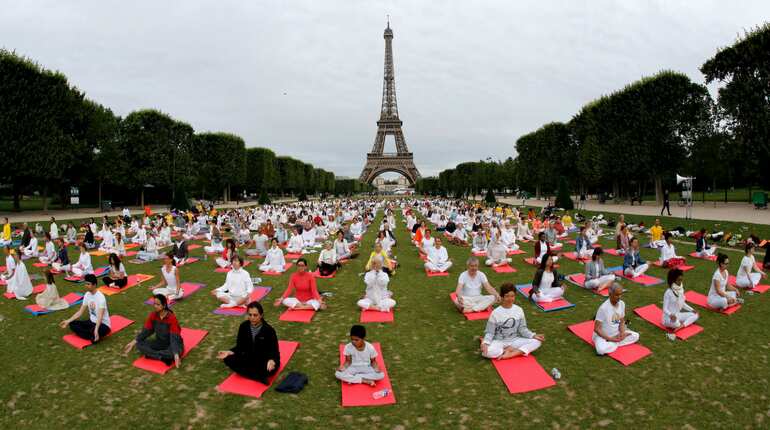 Strike a pose: International Yoga Day stretches around world Strike a pose: International Yoga Day stretches around world