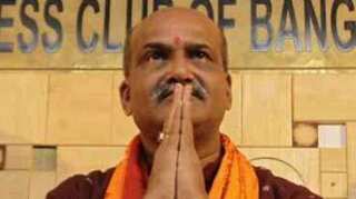 Sri Ram Sene chief Pramod Muthalik compares murdered journalist Gauri Lankesh to a dog