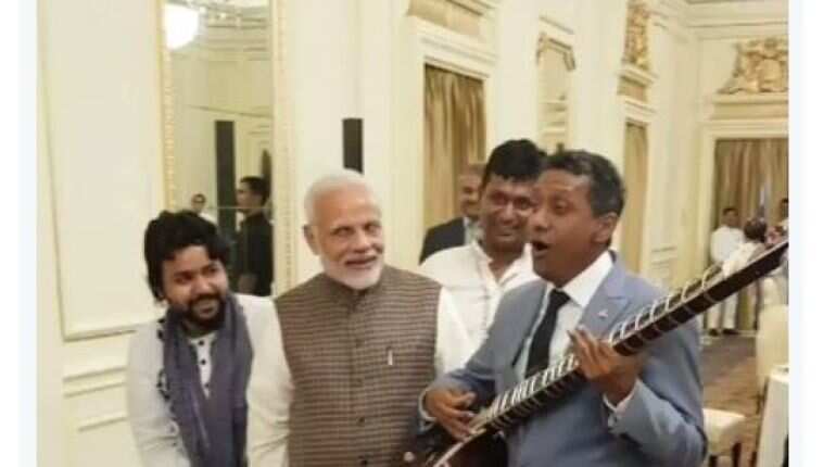Watch: Seychelles President's impressive singing at PM Modi's lunch