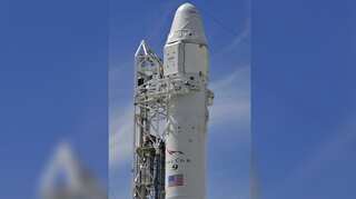 SpaceX Dragon capsule successfully docks with ISS