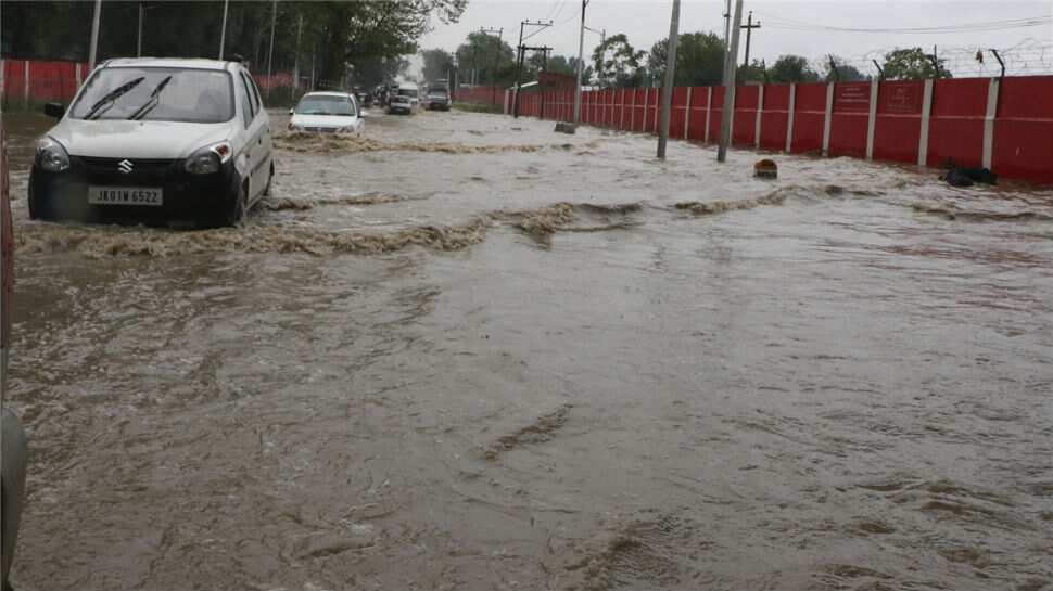 J&K: 29 rescued in Kathua after flash floods, Jammu-Srinagar highway opened for traffic