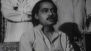 Veteran Bengali actor Chinmoy Roy falls off the 4th floor of his apartment building, rushed to hospital