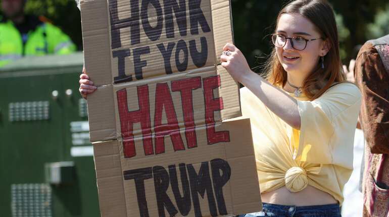 Tens of thousands gather in London for anti-Trump protests