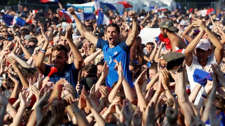 Fans in France