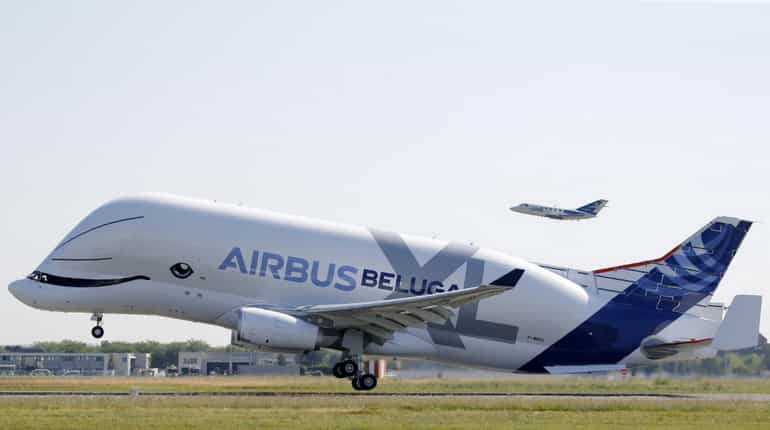 Plane's takes off with a cheering crowd