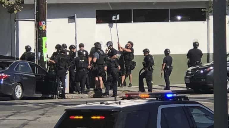 Helicopter carrying human organs crashed in Los Angeles; pilot injured Helicopter carrying human organs crashed in Los Angeles; pilot injured