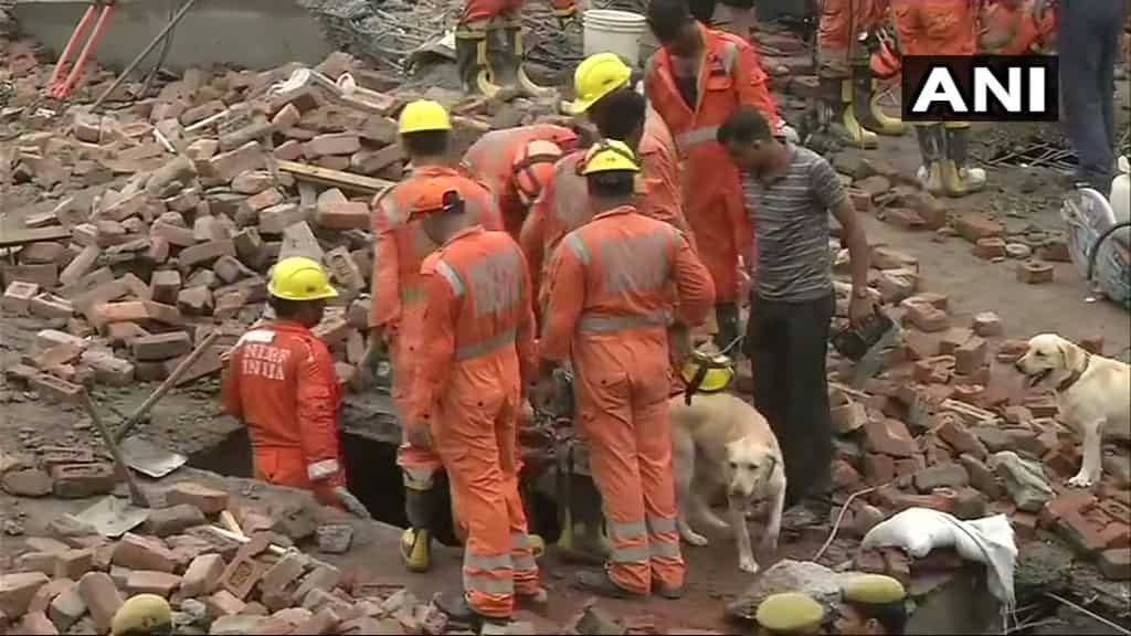 Ghaziabad: 4 injured in building collapse, UP CM Yogi Adiyanath directs police to visit site Ghaziabad: 4 injured in building collapse, UP CM Yogi Adiyanath directs police to visit site