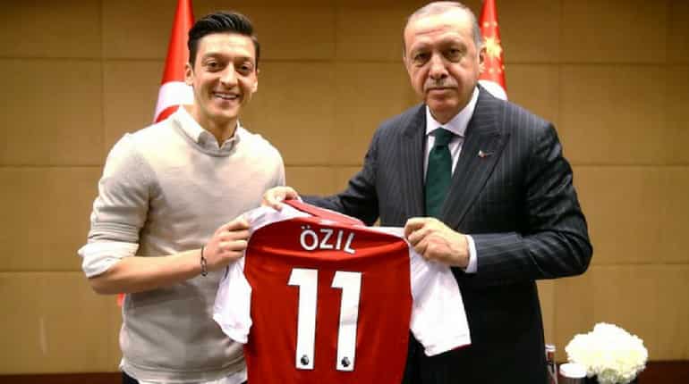 German football star Mesut Ozil defends photograph with Turkish president Erdogan German football star Mesut Ozil defends photograph with Turkish president Erdogan