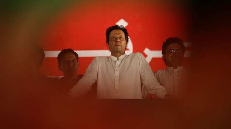 Imran Khan invites Sunil Gavaskar, Kapil Dev, Aamir Khan and Sidhu to oath ceremony