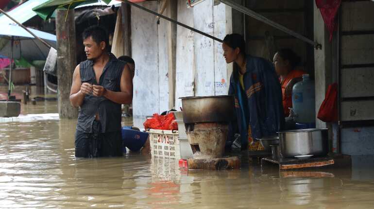 Myanmar floods kill at least 10, force 54,000 people from homes Myanmar floods kill at least 10, force 54,000 people from homes
