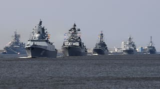 Russia accuses US of trying to violate its territorial waters