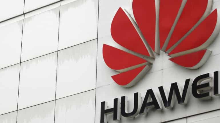Facebook suspends app pre-installs on Huawei phones