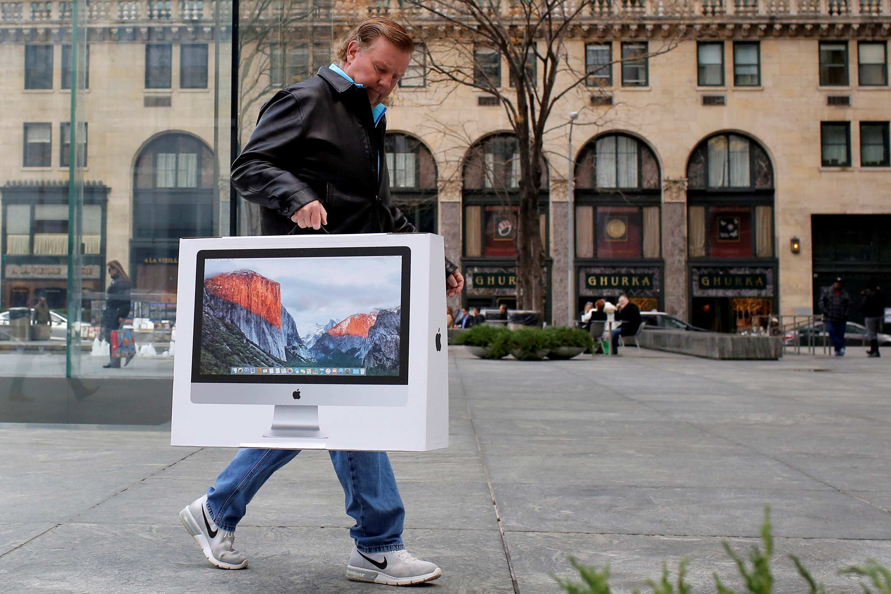 Apple becomes world's first private-sector company to reach $1 trillion market valuation