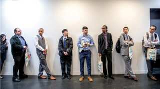 US job growth seen picking up, unemployment rate falling
