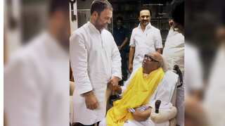 Karunanidhi deserves space on Marina beach, tweets Rahul Gandhi