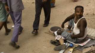 Delhi high court decriminalises begging in national capital