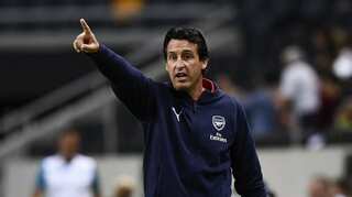 Arsenal coach Unai Emery calls for VAR after conceding two penalties at Liverpool