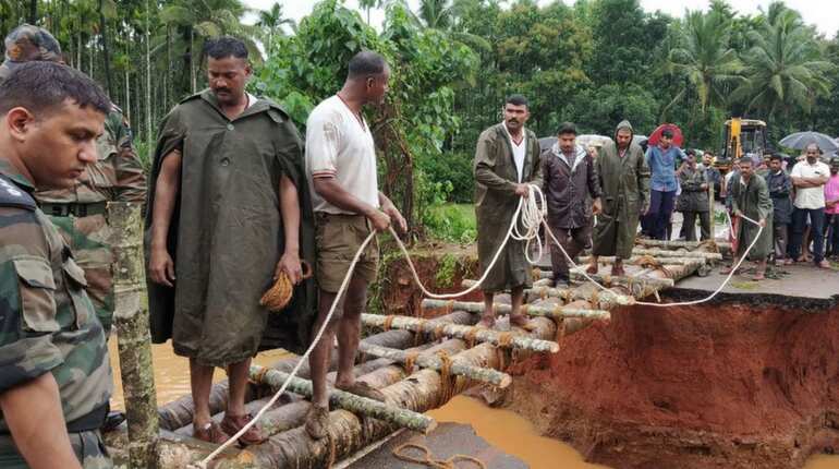After a brief lull rains pound Kerala again, hampers relief work After a brief lull rains pound Kerala again, hampers relief work