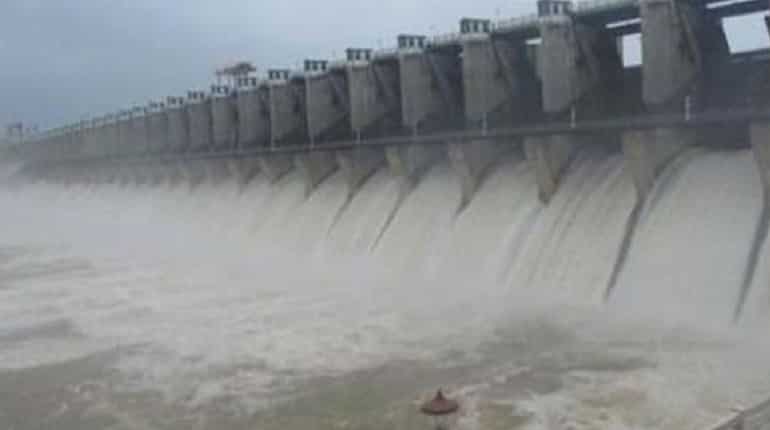 More Tamil Nadu villages, crops go under water,13,569 people in relief camps