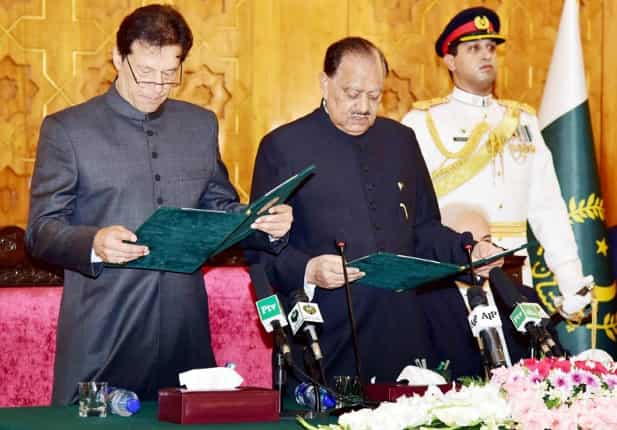 Pak PM Imran Khan's new cabinet takes oath