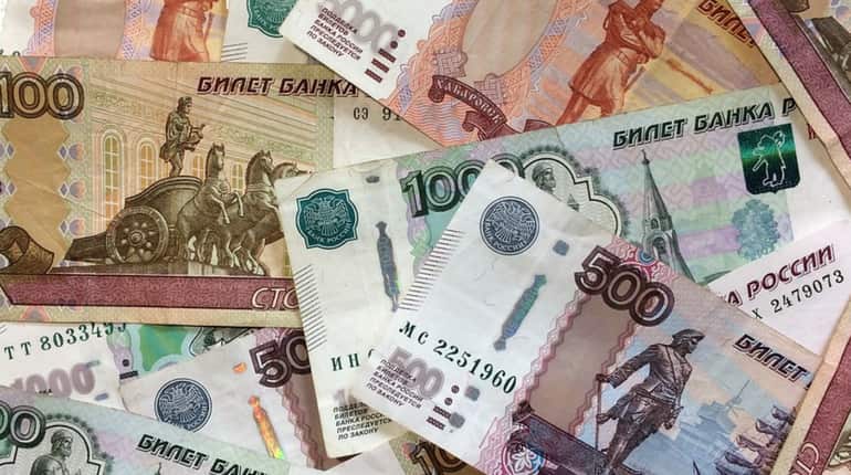 Ruble Retreat: Failed rebellion sends Russian currency into tailspin ...