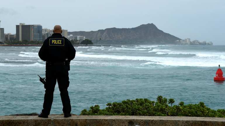 Heavy rains pound Hawaii as residents brace for major hurricane Heavy rains pound Hawaii as residents brace for major hurricane