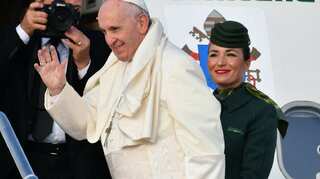 Pope Francis honours Holocaust victims in Lithuania