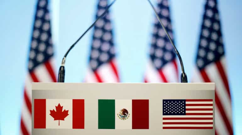 US-Mexico reach NAFTA deal as pressure turns to Canada