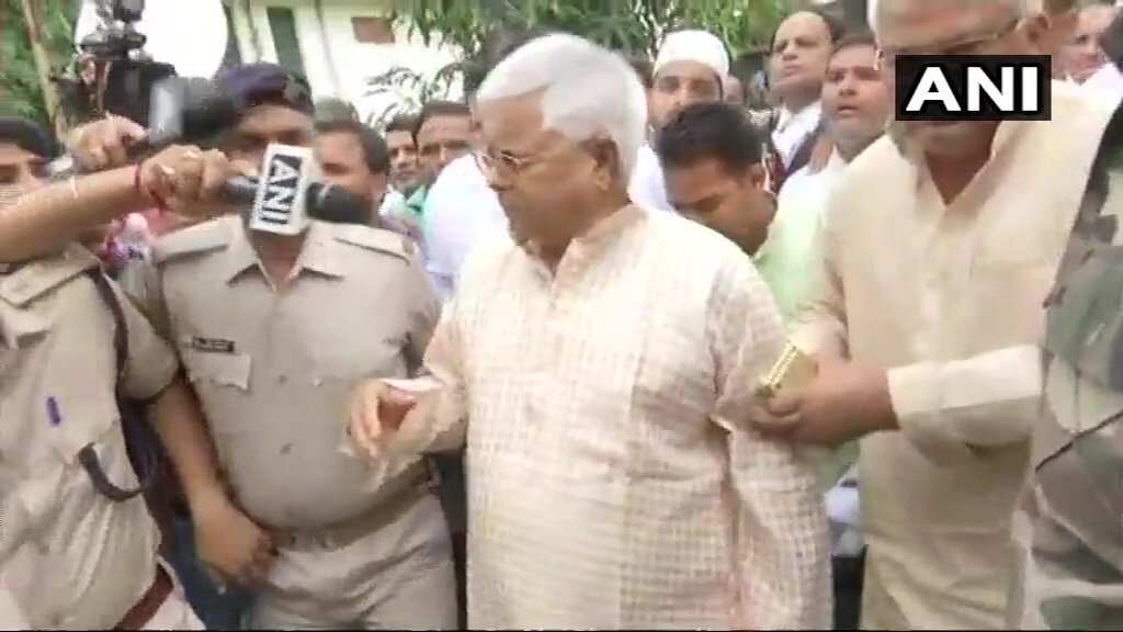 Fodder scam case: RJD chief Lalu Prasad Yadav surrenders before special CBI court