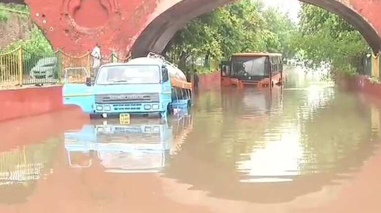 Bus carrying 30 passengers stuck in Delhi after heavy rains - India ...