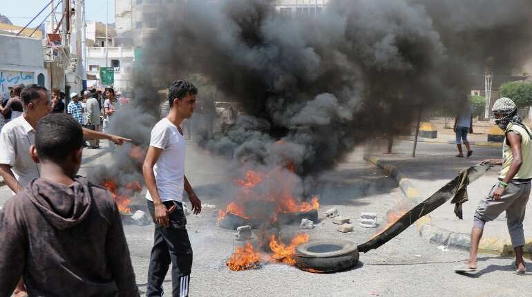 Yemen rebels detain dozens of student protesters: activists