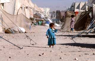 Pakistan extends deadline for Afghan refugees to register with the government