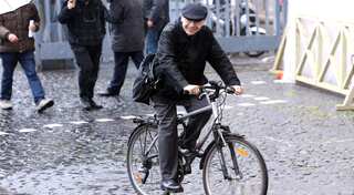 Police question French cardinal over paedophile priest