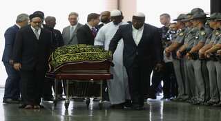 Thousands gather for Muhammad Ali's funeral