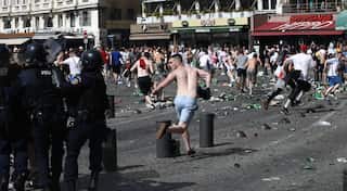 Russian football fans a copy of the country's foreign policy