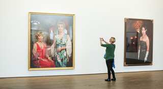 From blond Hitchcock starlets to pin-up housewives, artist Cindy Sherman's exhibition confronts feminine Hollywood chiches
