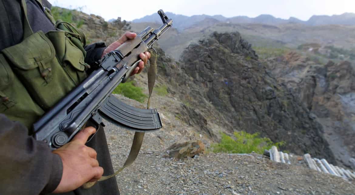 Pakistan troops suffer casualties in border clash with Afghanistan forces Pakistan troops suffer casualties in border clash with Afghanistan forces