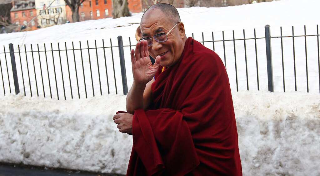 Obama meets 'dangerous separatist' Dalai Lama despite warning from China